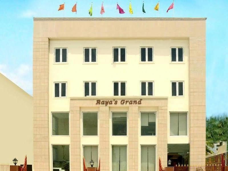 Raya'S Grand Hotel Кумбаконам Екстериор снимка